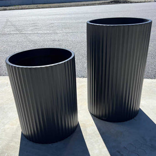 Høyland krukka er en sylinderformet krukke med riflet mønster.